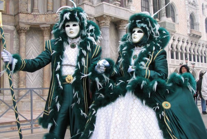 Você conhece as tradições do carnaval italiano? Descubra em nosso artigo a origem dessa festa onde a palavra de ordem é a diversão!