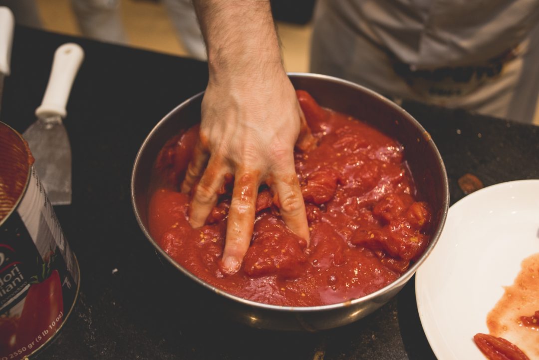 O sabor é sutil, mas o toque que dá aos pratos é inconfundível. Sim, estamos falando dele: o molho de tomate! Saiba mais sobre o fruto a seguir.