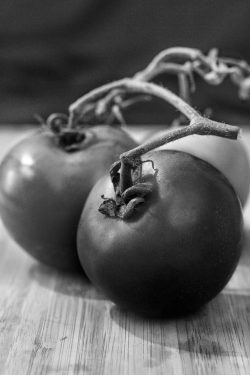 O tomate era usado apenas como item decorativo quando chegou na Europa. Ahh, se já conhecessem as maravilhas do molho de tomate...