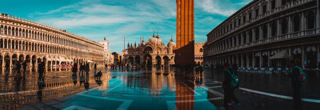 Imagem panorâmica da Piazza San Marco, onde é comemorado o Ano Novo Italiano.